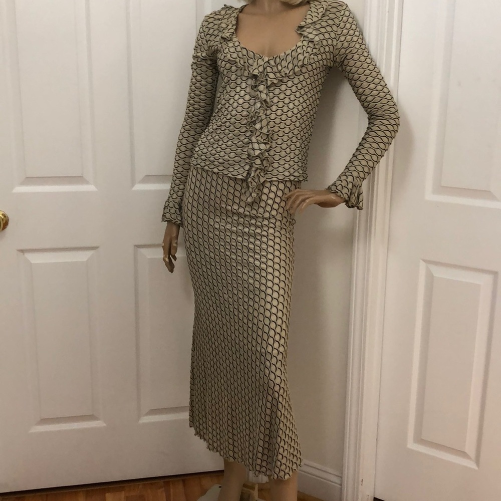 TAIGA PARIS SKIRT SUIT SMALL BEIGE BLACK STRETCH